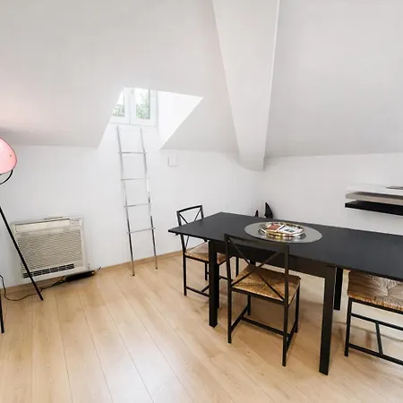La Mansarda Modern House Appartement