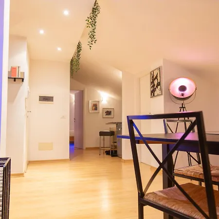 La Mansarda Modern House Apartment