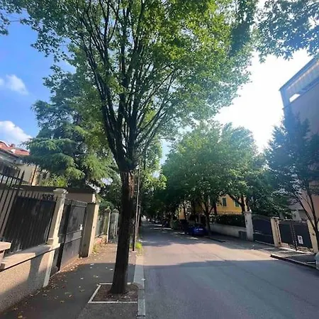 La Mansarda Modern House アパート *